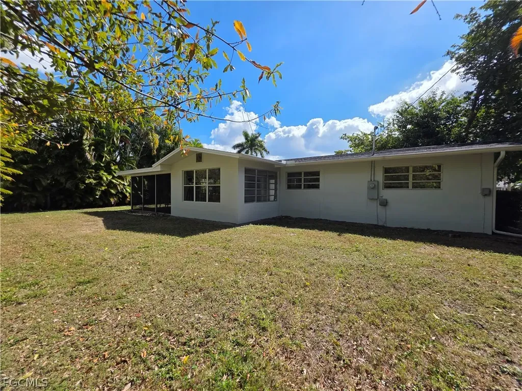 1557 Moreno Avenue Fort Myers FL 33901