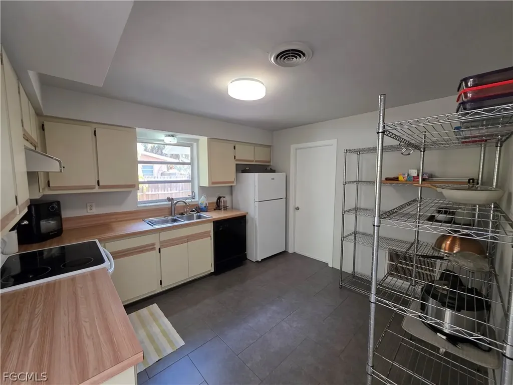 1557 Moreno Avenue Fort Myers FL 33901