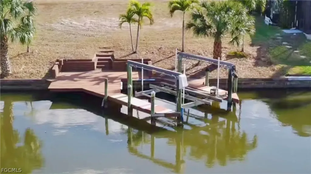 819 SE 33rd Terrace Cape Coral FL 33904
