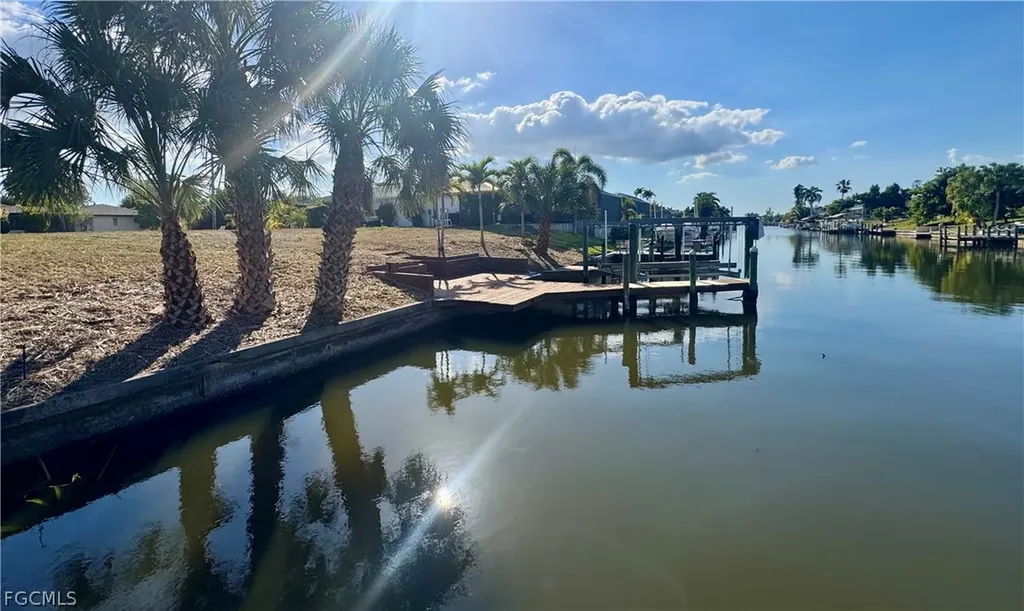 819 SE 33rd Terrace Cape Coral FL 33904
