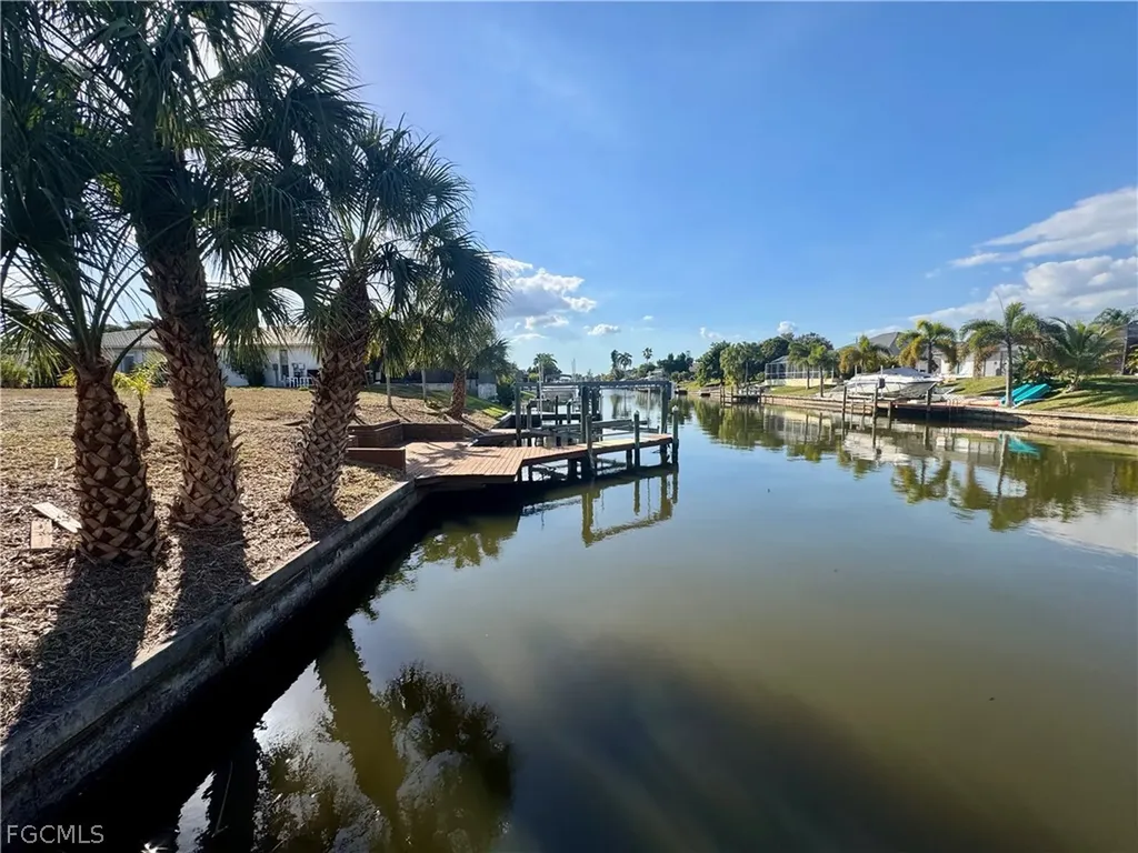 819 SE 33rd Terrace Cape Coral FL 33904
