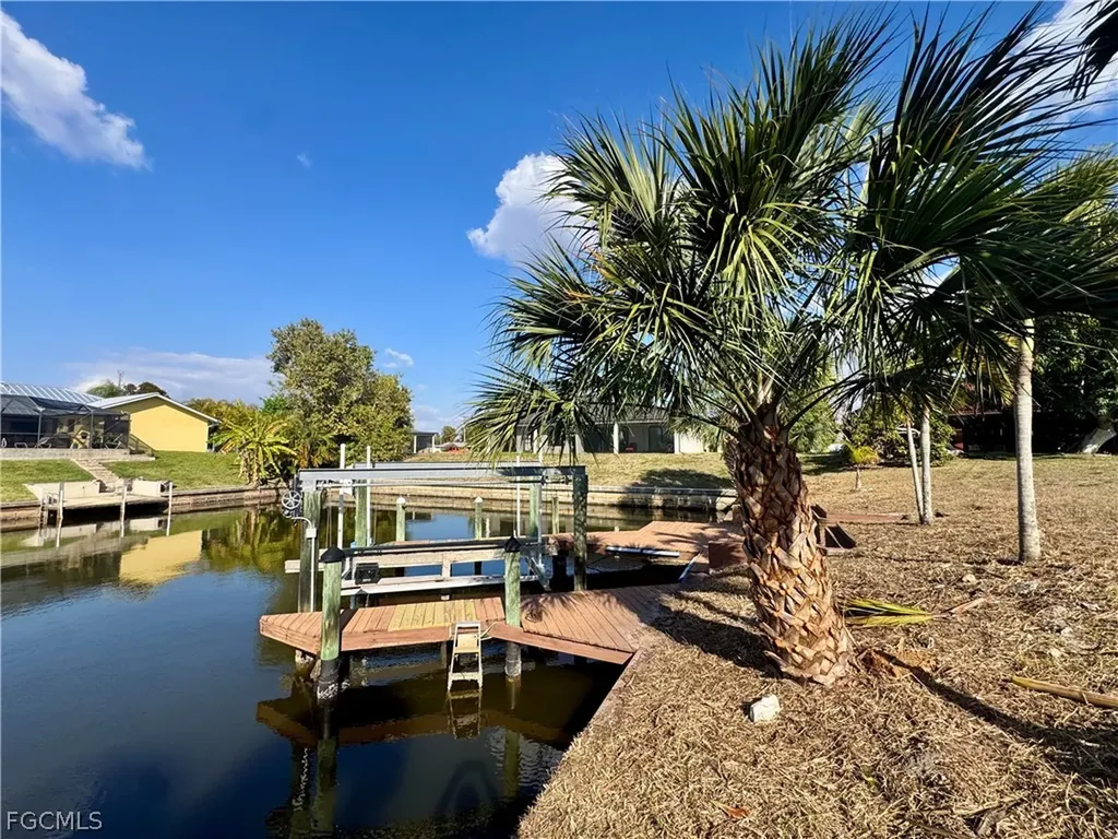 819 SE 33rd Terrace Cape Coral FL 33904