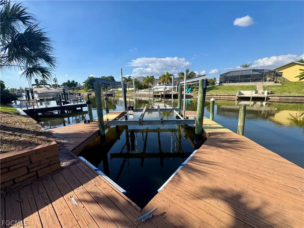 819 SE 33rd Terrace Cape Coral FL 33904