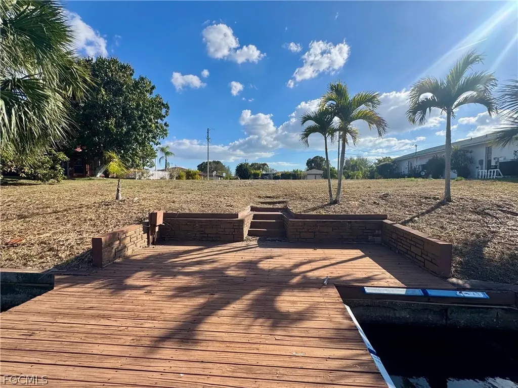 819 SE 33rd Terrace Cape Coral FL 33904