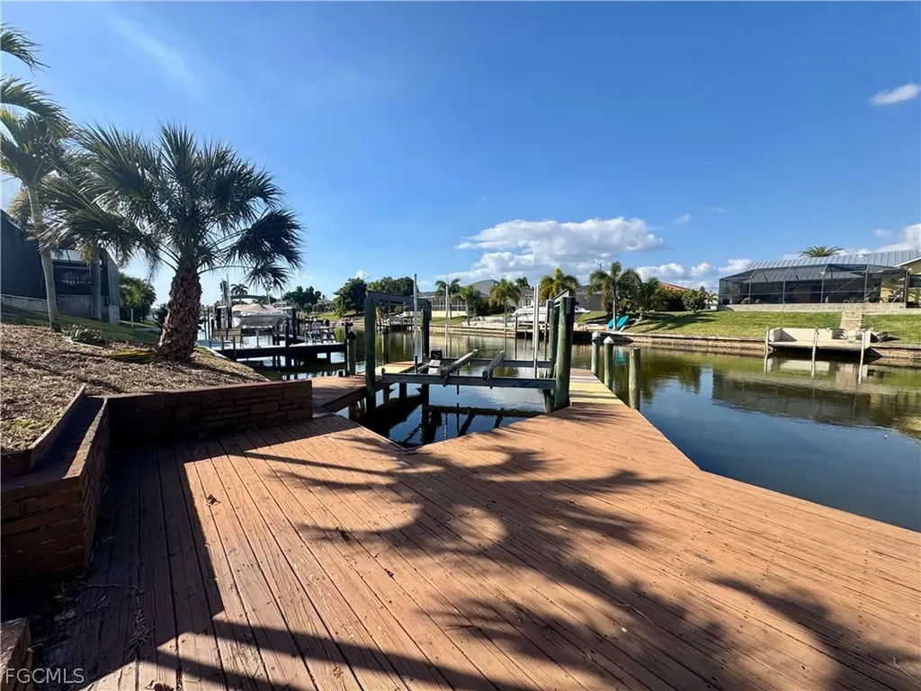 819 SE 33rd Terrace Cape Coral FL 33904