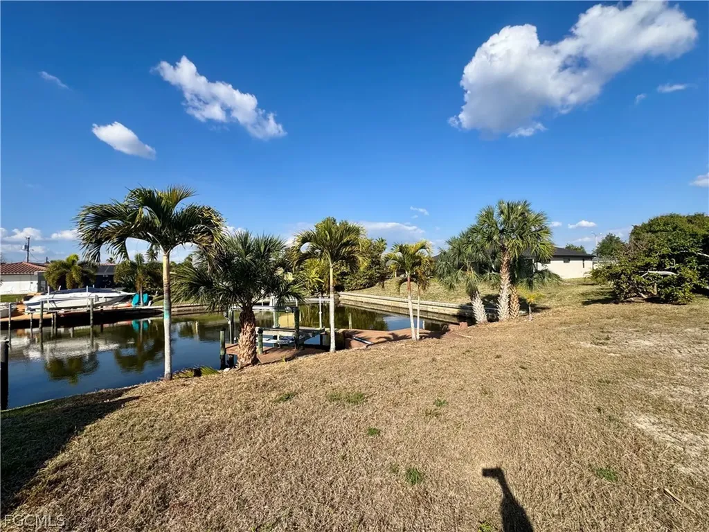 819 SE 33rd Terrace Cape Coral FL 33904