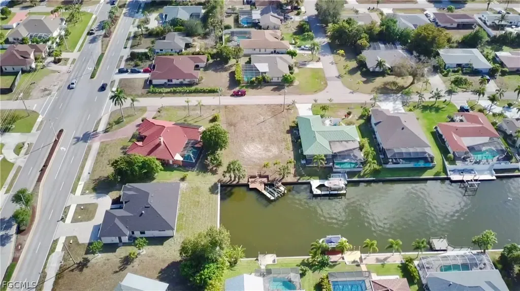 819 SE 33rd Terrace Cape Coral FL 33904