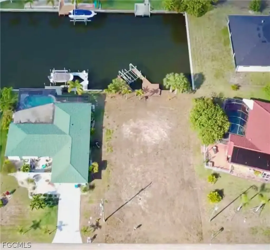 819 SE 33rd Terrace Cape Coral FL 33904