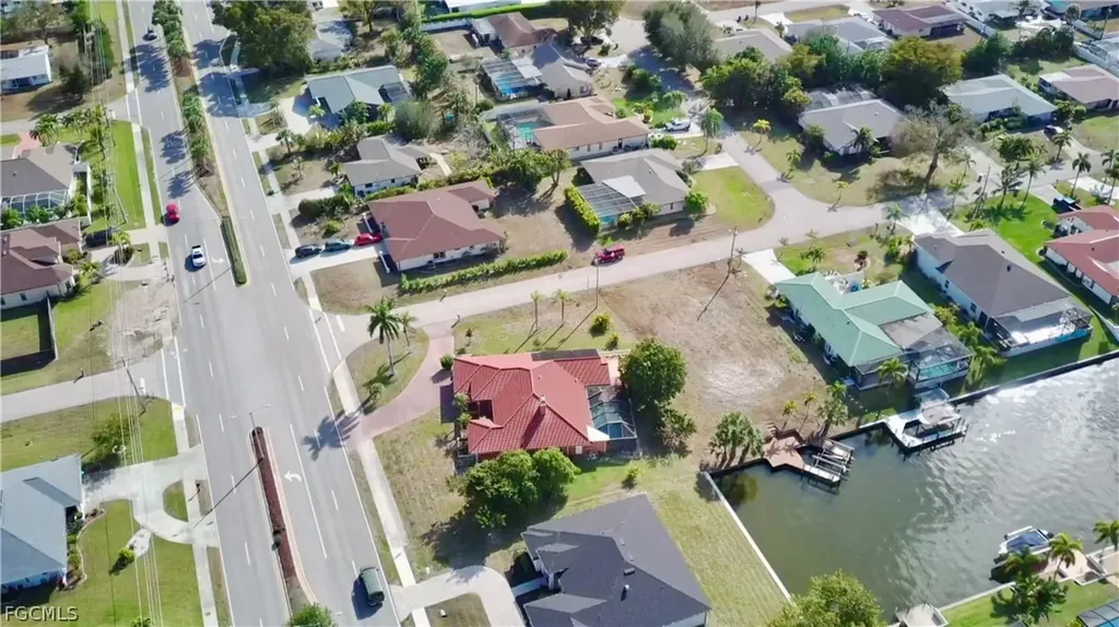 819 SE 33rd Terrace Cape Coral FL 33904