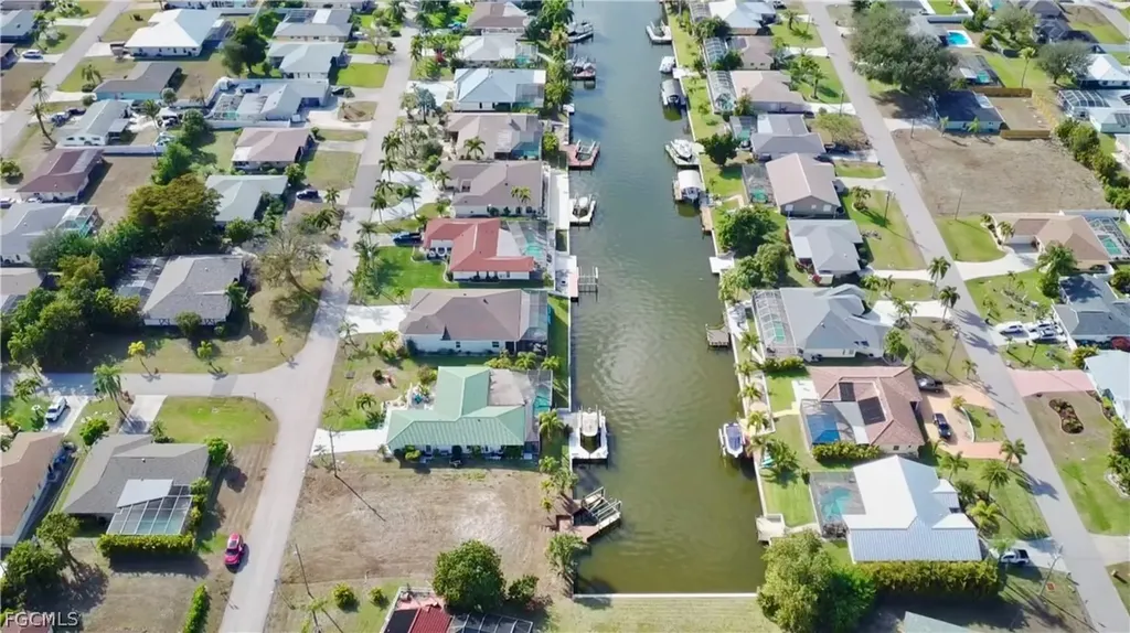 819 SE 33rd Terrace Cape Coral FL 33904