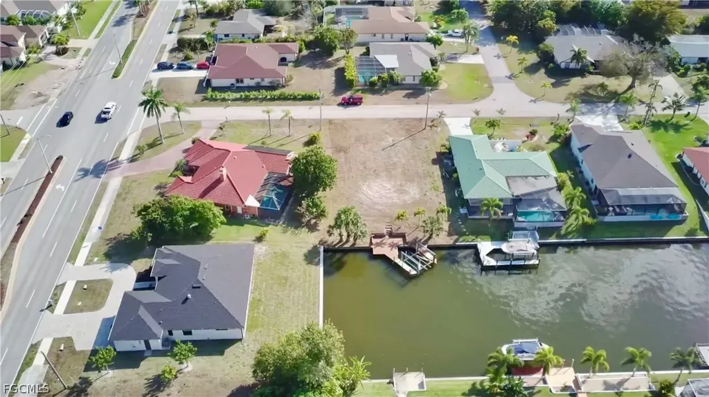819 SE 33rd Terrace Cape Coral FL 33904