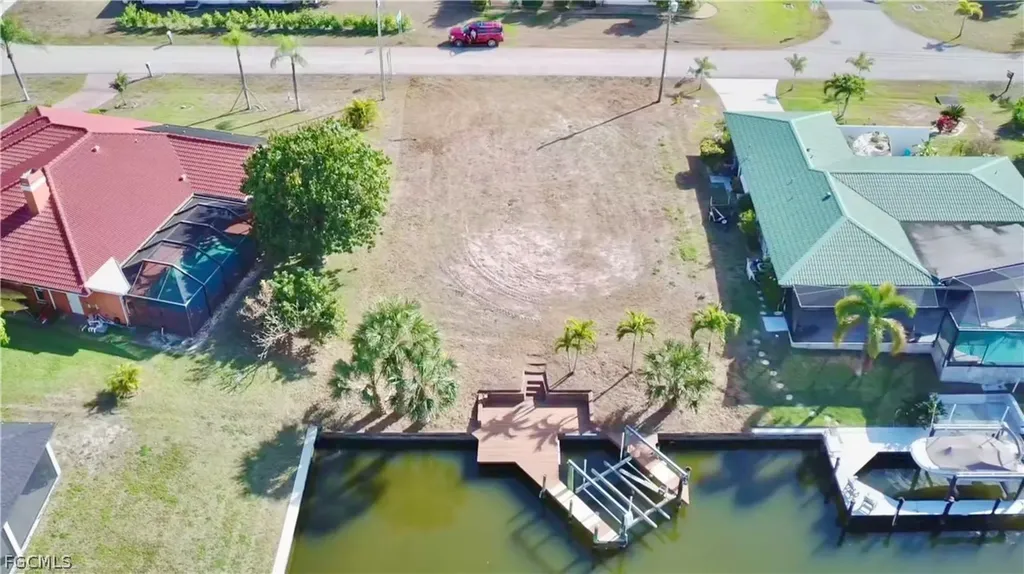 819 SE 33rd Terrace Cape Coral FL 33904