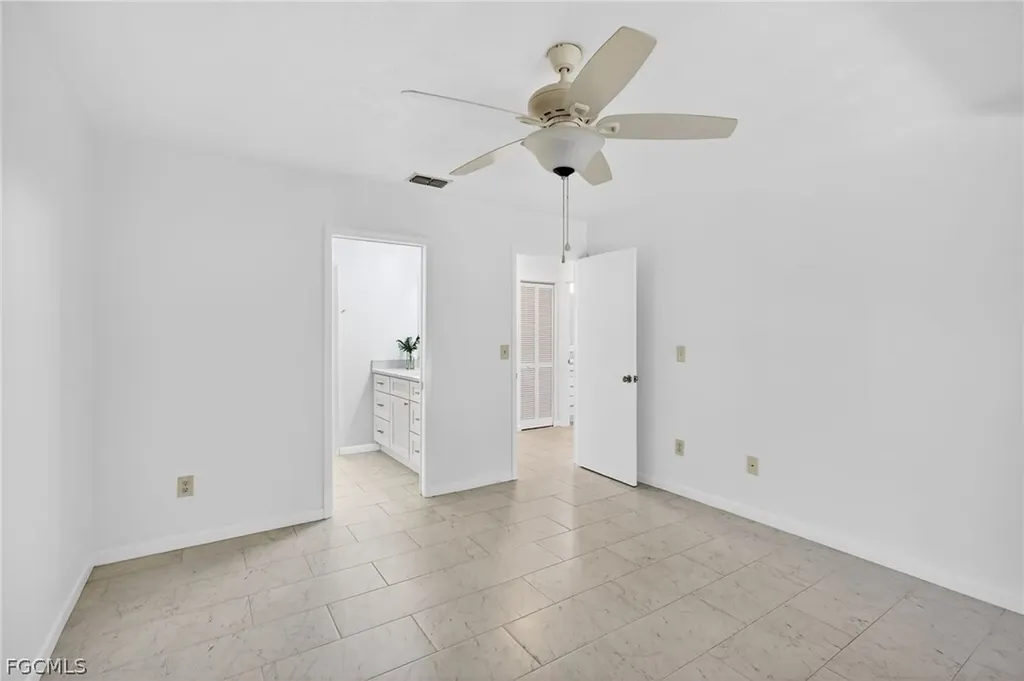 3916 SE 11th Place Cape Coral FL 33904