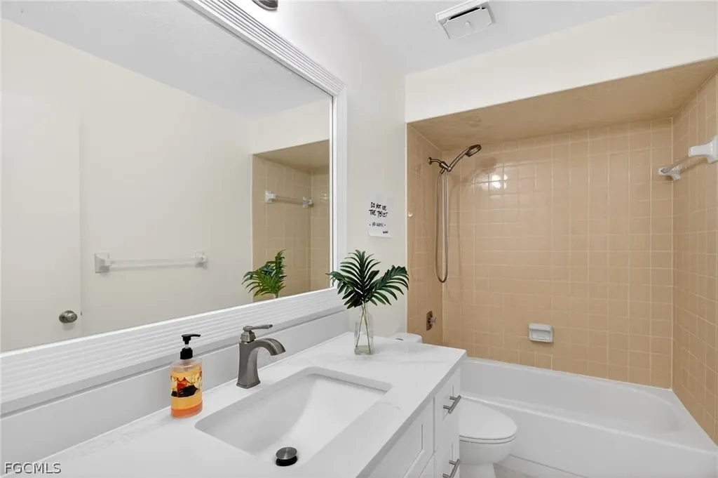 3916 SE 11th Place Cape Coral FL 33904