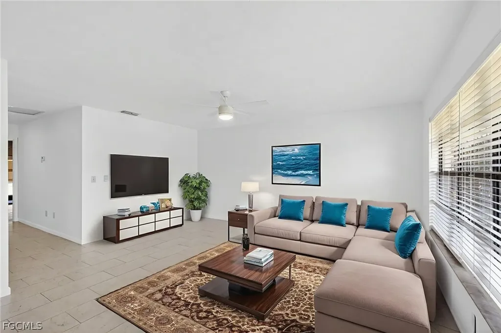 3916 SE 11th Place Cape Coral FL 33904
