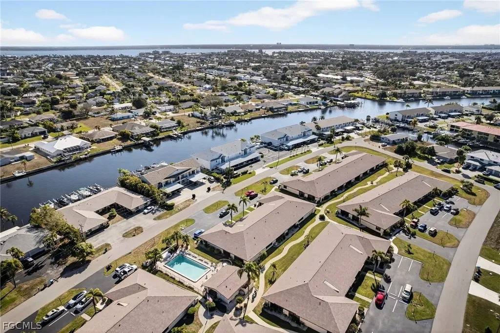 3916 SE 11th Place Cape Coral FL 33904