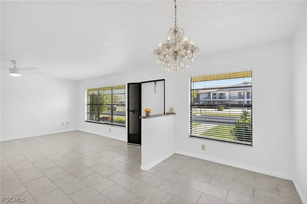 3916 SE 11th Place Cape Coral FL 33904