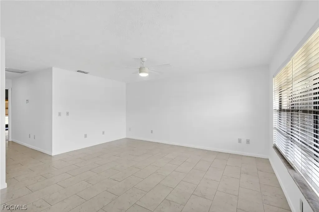 3916 SE 11th Place Cape Coral FL 33904