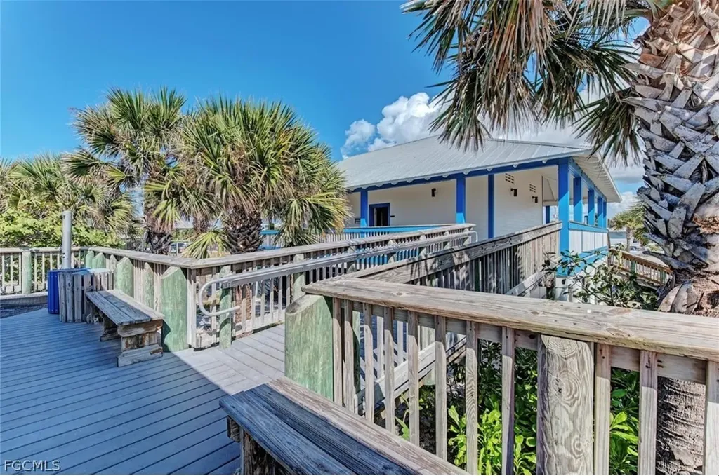 9384 Portillo Avenue Englewood FL 34224