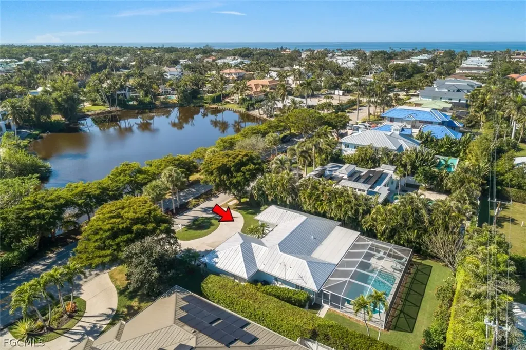 549 7th Avenue N Naples FL 34102