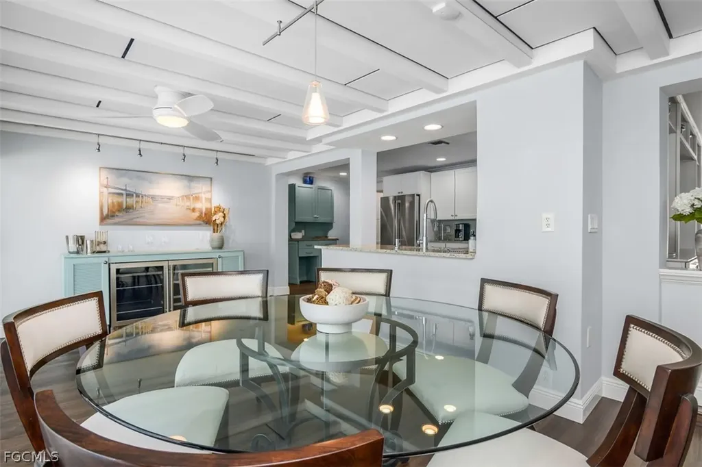 549 7th Avenue N Naples FL 34102