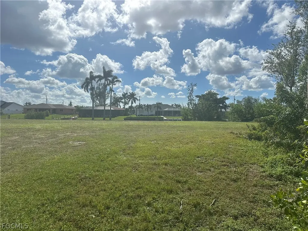 220 SE 29th Street Cape Coral FL 33904