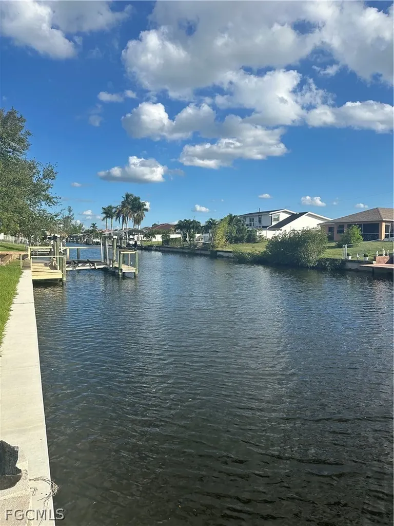 220 SE 29th Street Cape Coral FL 33904