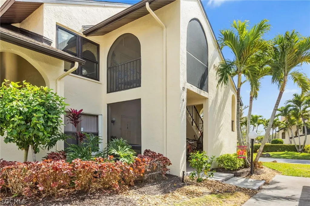 8366 Charter Club Circle Fort Myers FL 33919