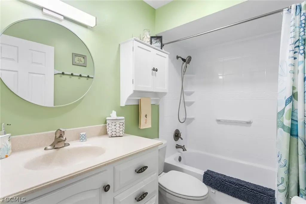 8366 Charter Club Circle Fort Myers FL 33919