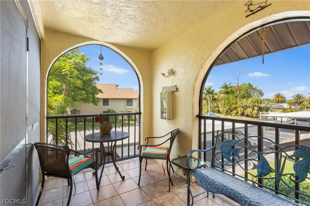 8366 Charter Club Circle Fort Myers FL 33919