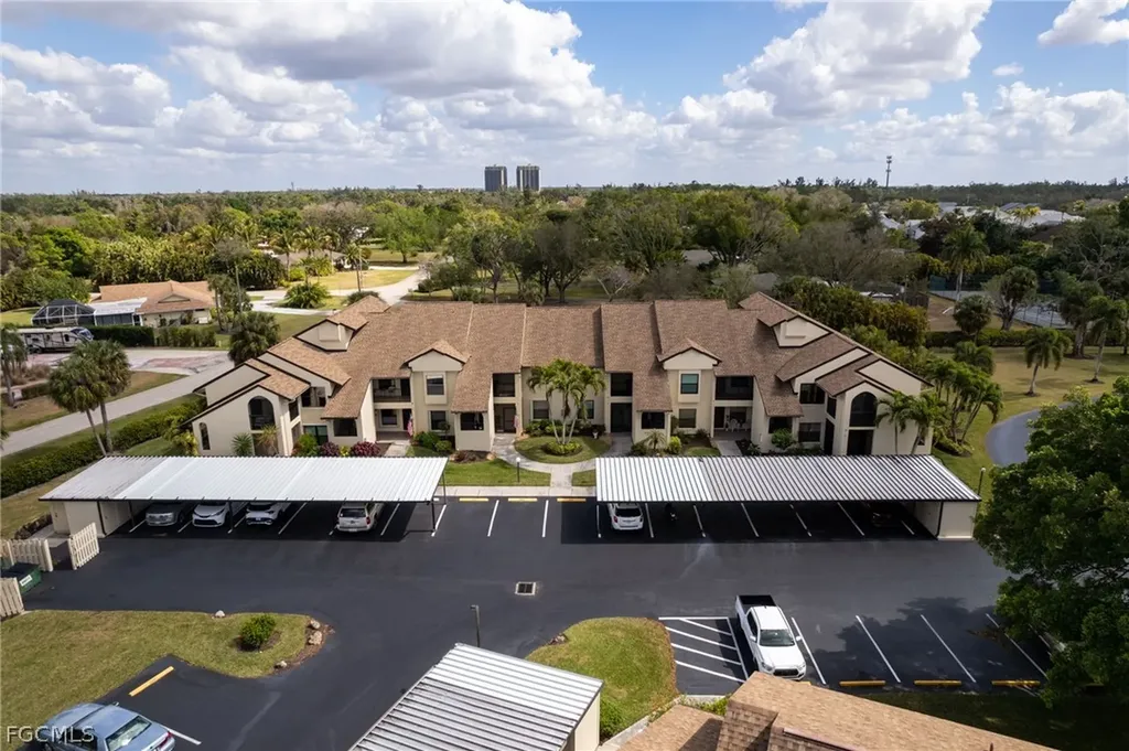 8366 Charter Club Circle Fort Myers FL 33919