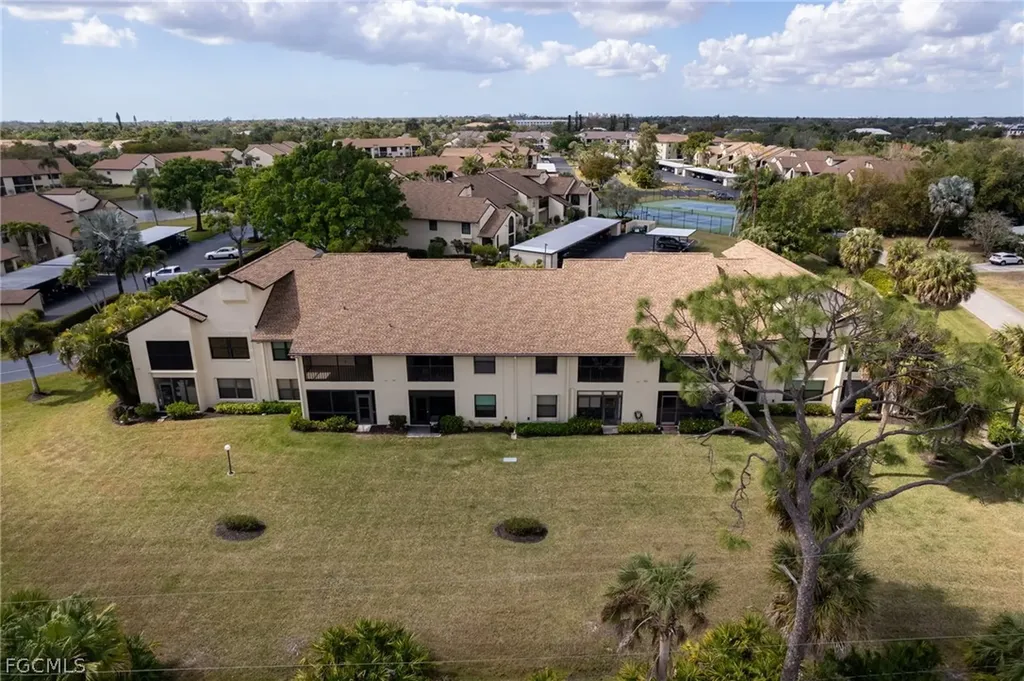 8366 Charter Club Circle Fort Myers FL 33919