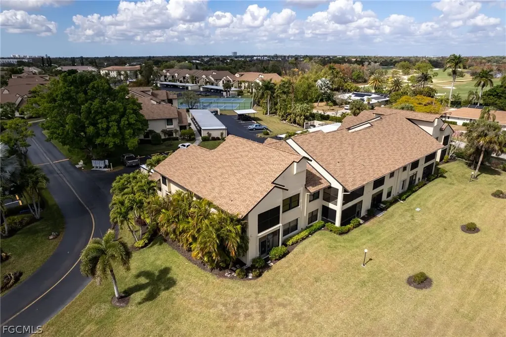 8366 Charter Club Circle Fort Myers FL 33919