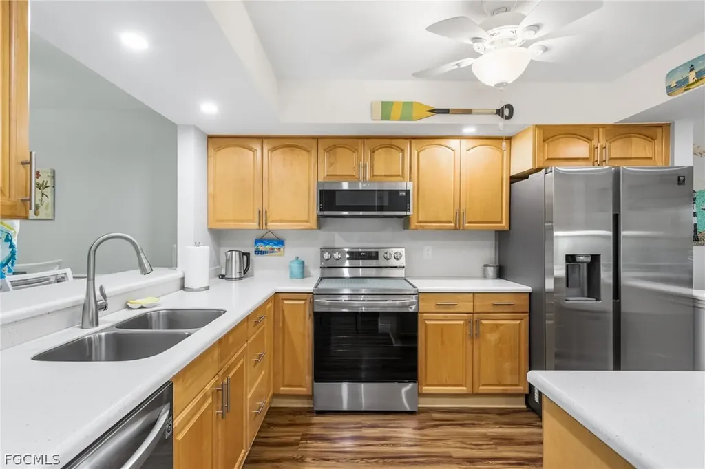 8366 Charter Club Circle Fort Myers FL 33919