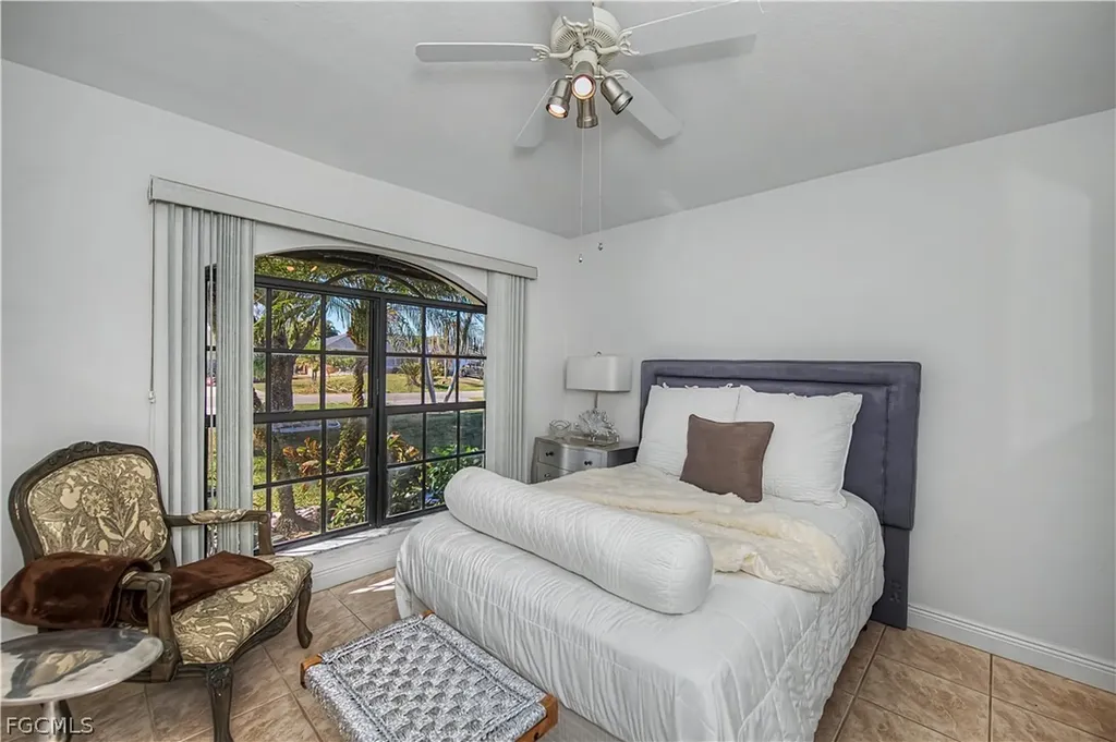 3229 SE 1st Court Cape Coral FL 33904