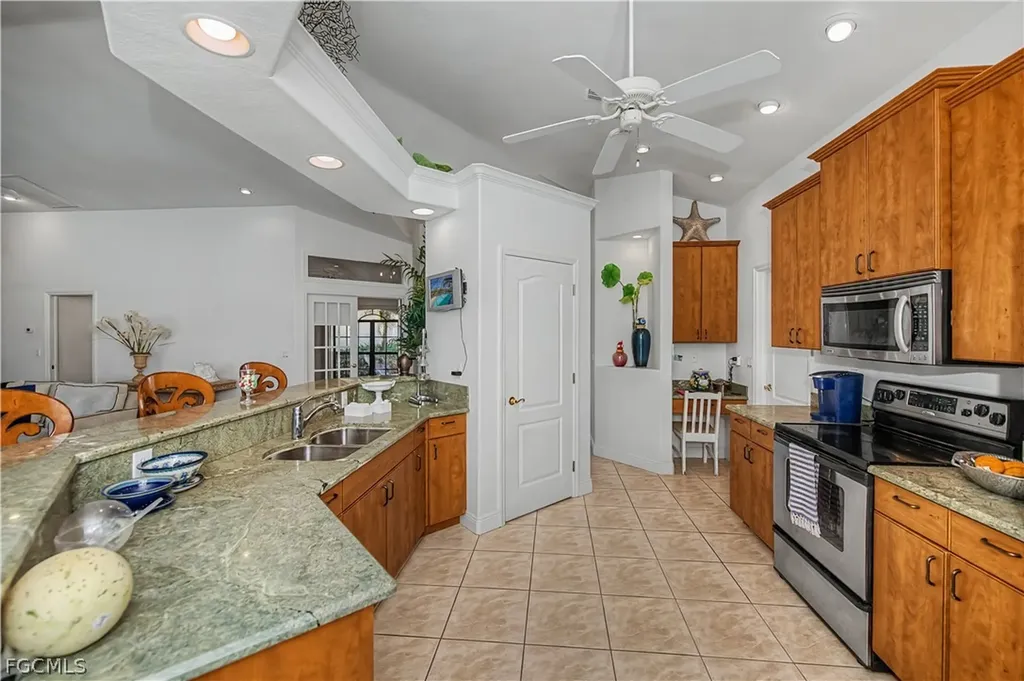 3229 SE 1st Court Cape Coral FL 33904