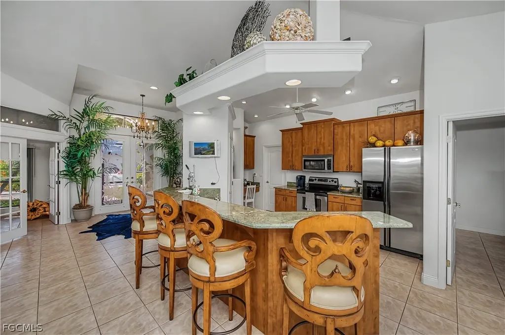 3229 SE 1st Court Cape Coral FL 33904