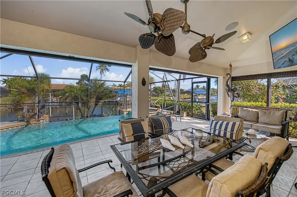 3229 SE 1st Court Cape Coral FL 33904