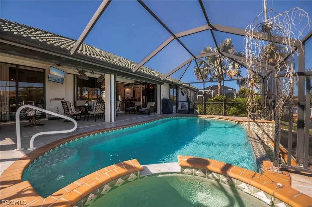 3229 SE 1st Court Cape Coral FL 33904
