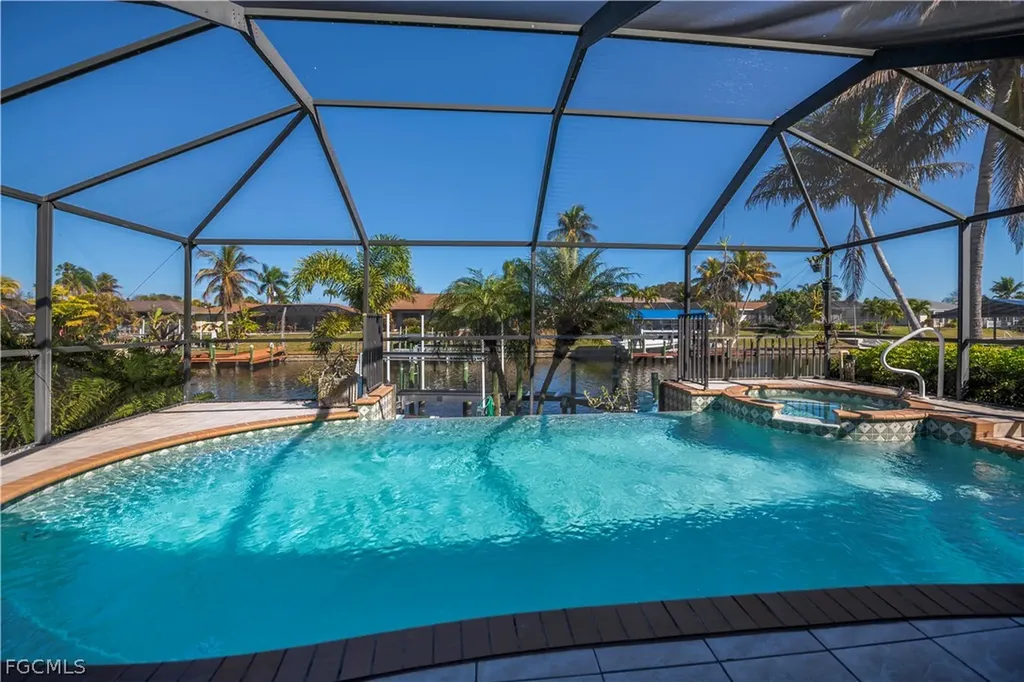 3229 SE 1st Court Cape Coral FL 33904