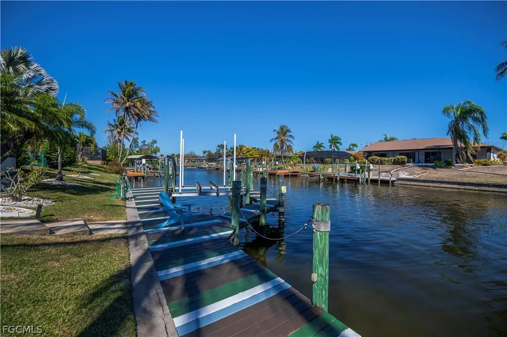 3229 SE 1st Court Cape Coral FL 33904