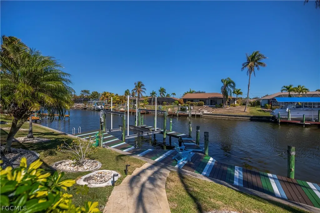 3229 SE 1st Court Cape Coral FL 33904