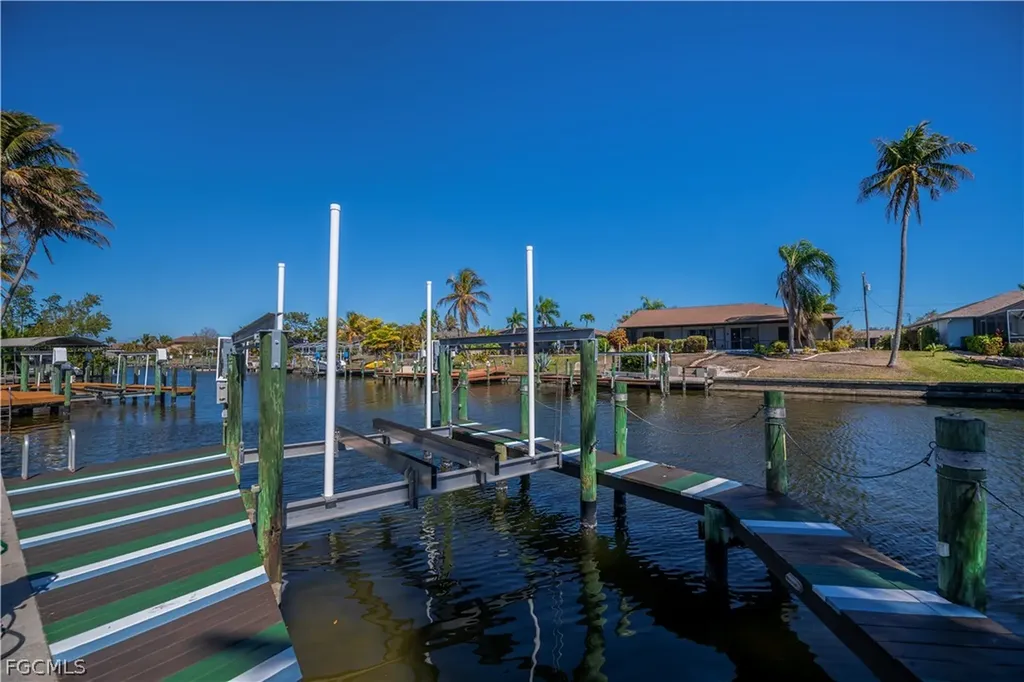 3229 SE 1st Court Cape Coral FL 33904