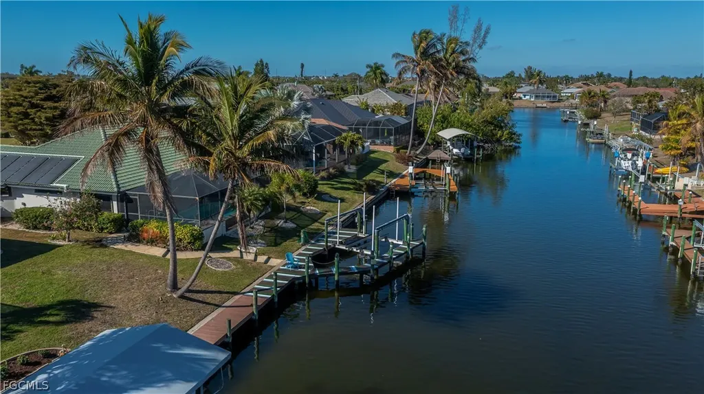 3229 SE 1st Court Cape Coral FL 33904