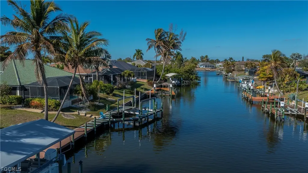 3229 SE 1st Court Cape Coral FL 33904