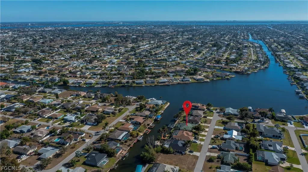 3229 SE 1st Court Cape Coral FL 33904