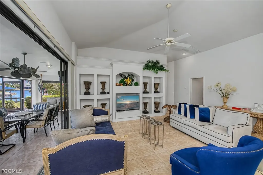3229 SE 1st Court Cape Coral FL 33904