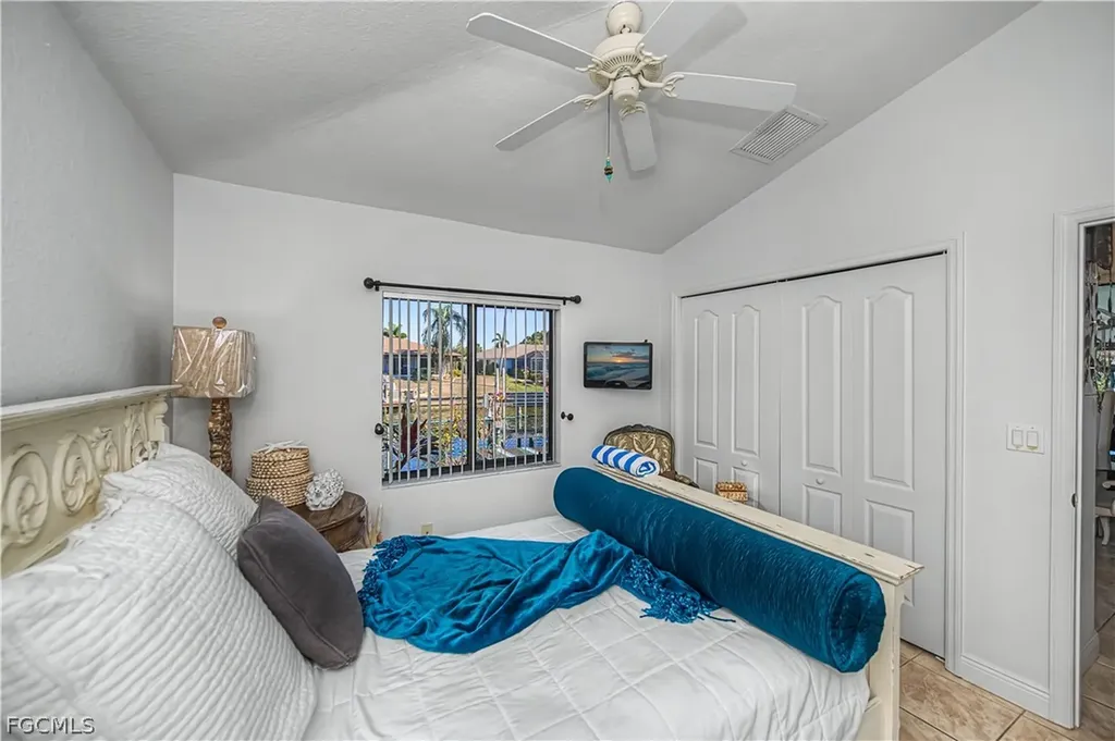 3229 SE 1st Court Cape Coral FL 33904
