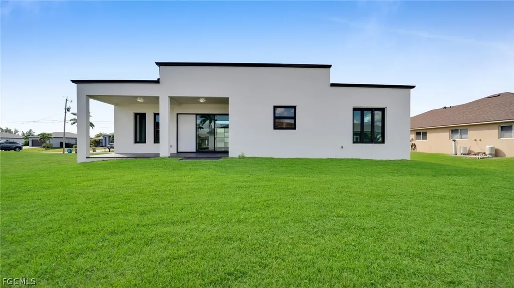 113 SW 37th Avenue Cape Coral FL 33991