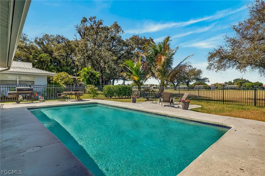 5336 Chippendale Circle W Fort Myers FL 33919